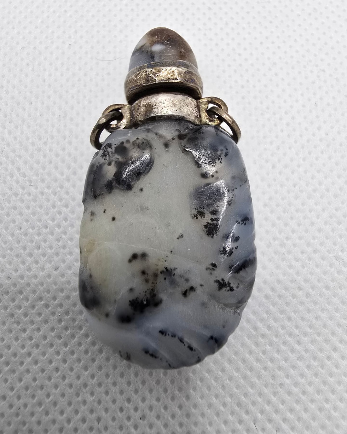Dendritic agate flask, reverse view