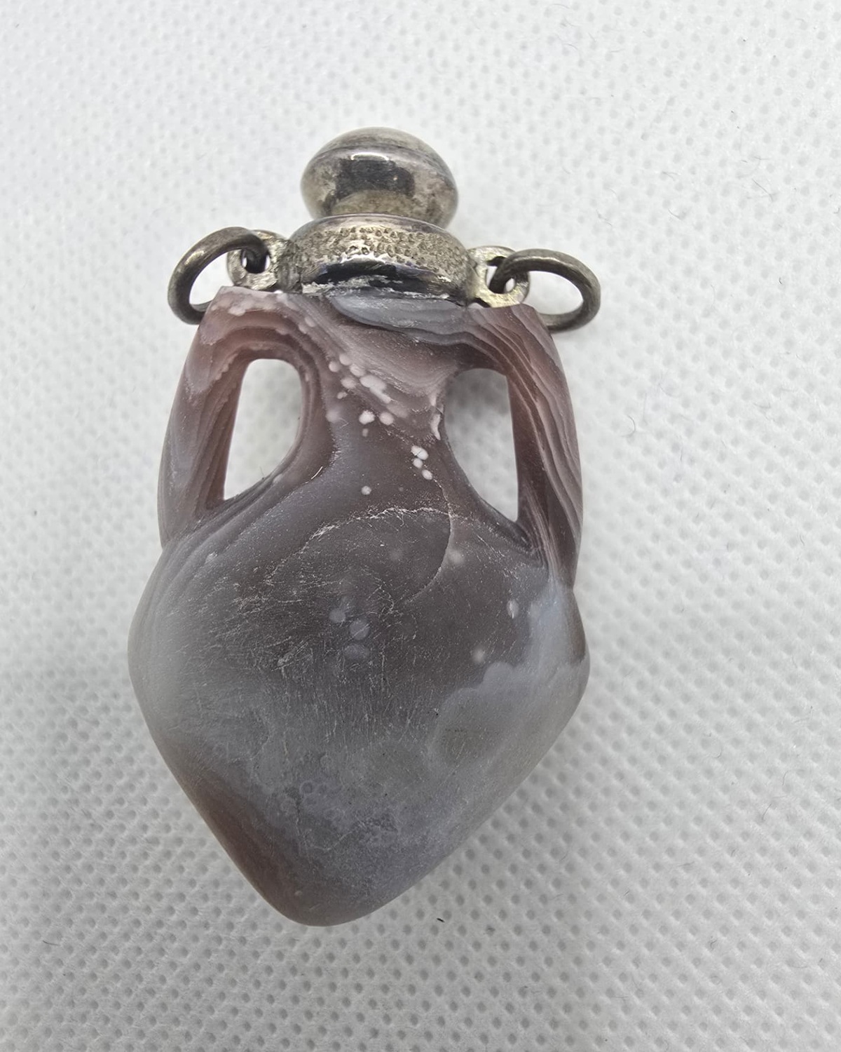Banded agate amphora, reverse view