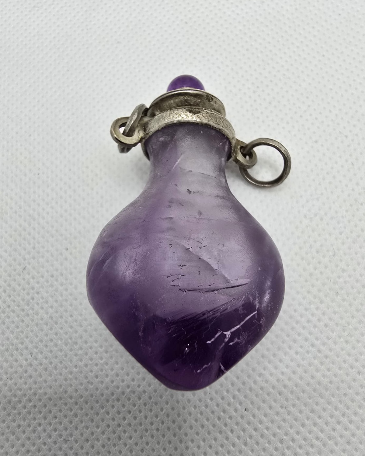 Frosted amethyst amphora, reverse view