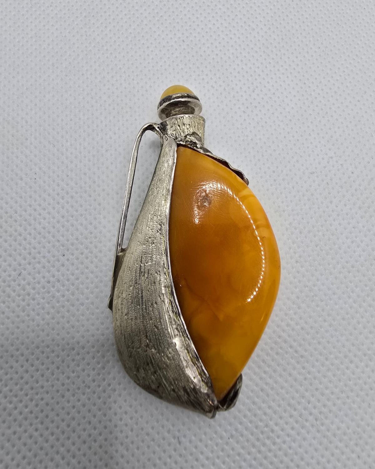 Baltic amber leaf flask with silver mount, front view